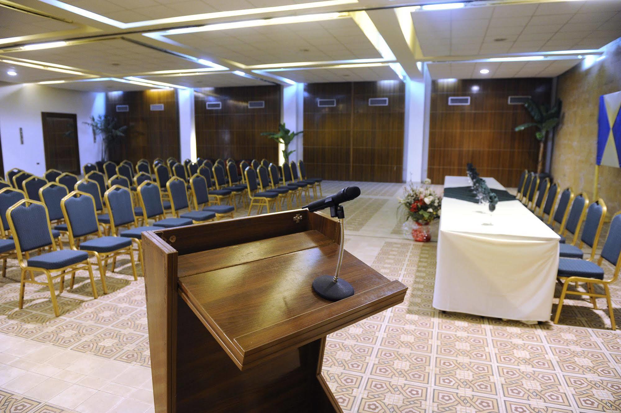 Riviera Royal Hotel Conakry Eksteriør billede